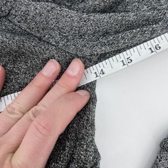 Fashion‎ Nova Women's Takin Back My Love Crop Top Metallic Gray Size Small NWT - Picture 7 of 8